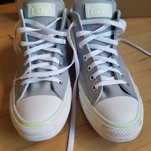 Converse Midrise Chuck Taylors